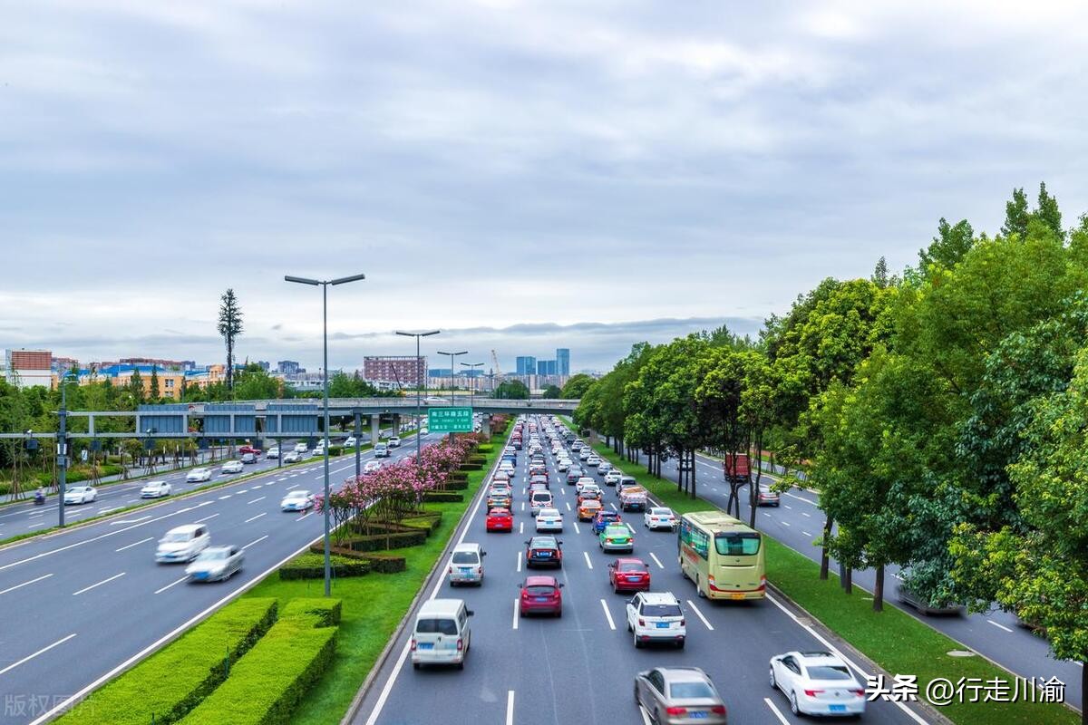 每天来回通勤50公里,成都通勤来回2小时值得吗