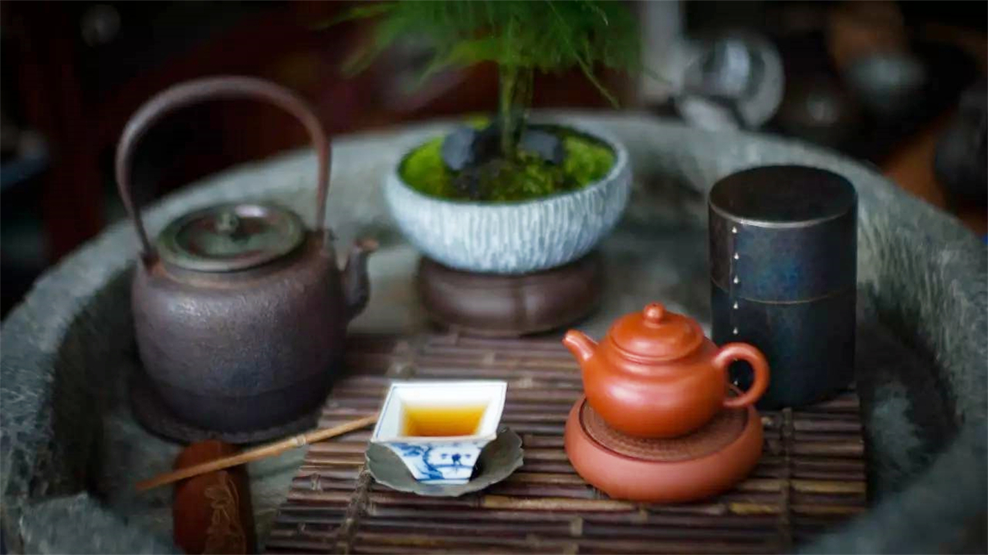 雅茶品禅味,茶烟养性灵