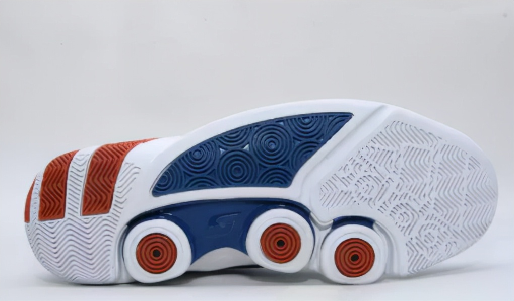 阿里纳斯篮球鞋回归,阿里纳斯篮球鞋纯黑