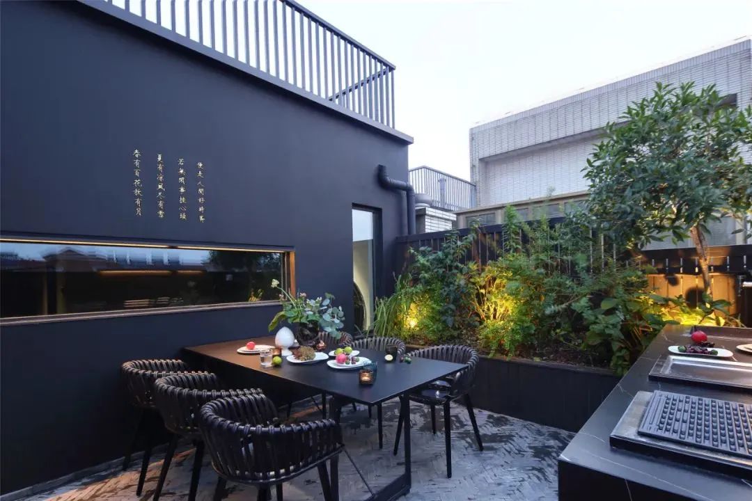 老公不顾反对买露台的顶楼房子,老公坚持买顶楼住不到半年