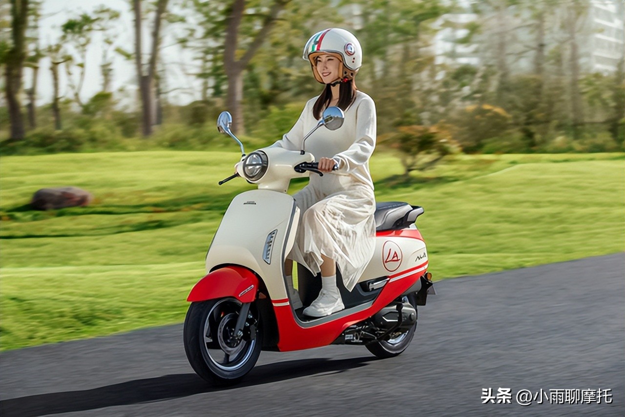 方形大灯复古摩托车,125踏板复古车型目前有哪些