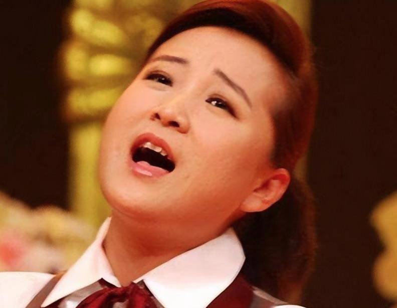 贾玲减肥前后的对比照片,贾玲减肥近照曝光