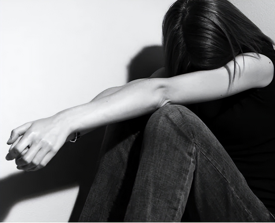 郑大回应女子遭老师侵犯怀孕,郑大回应女生称曾被侵犯