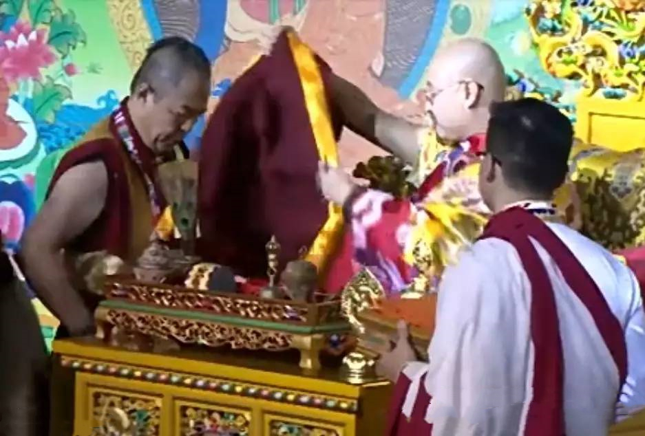 张铁林在英国靠什么生活,英国人张铁林现状