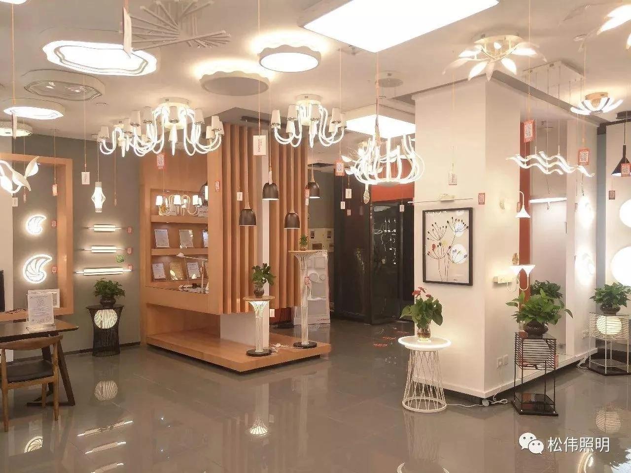 开个灯具店利润有多大,开灯饰店一年能赚多少钱