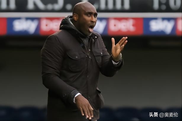 兰帕德担任埃弗顿教练,兰帕德和杰拉德当教练