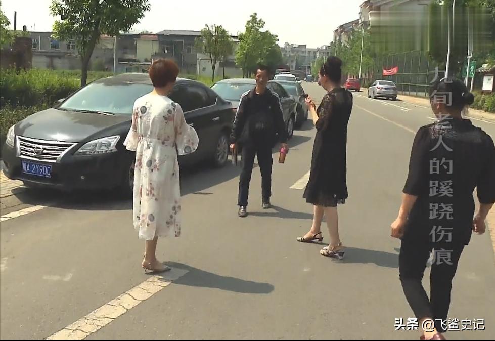 母亲被火灾烧伤,母亲被火烧死后续