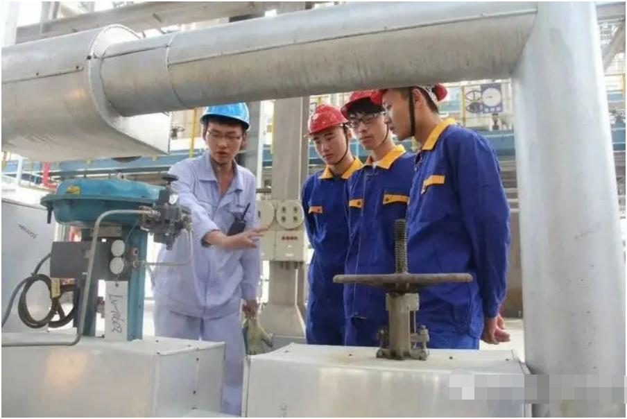 毕业就能拿到铁饭碗的专科院校,专科最吃香的铁饭碗专业