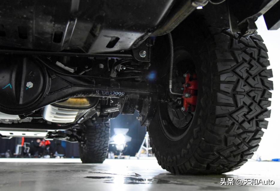 BJ40的“可可西里改装套件”值不值6.24万，这台车够硬吗？