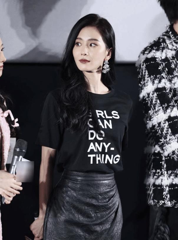 刘诗诗包臀裙身材,刘诗诗穿一字肩纱裙大秀身材