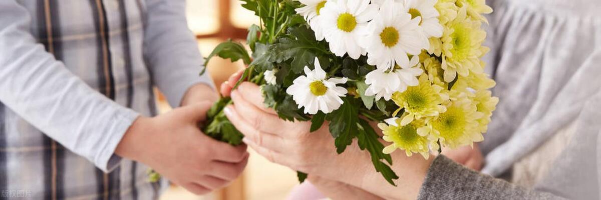 20岁女生嫁给了同龄有钱人,20岁女子嫁了30岁男人