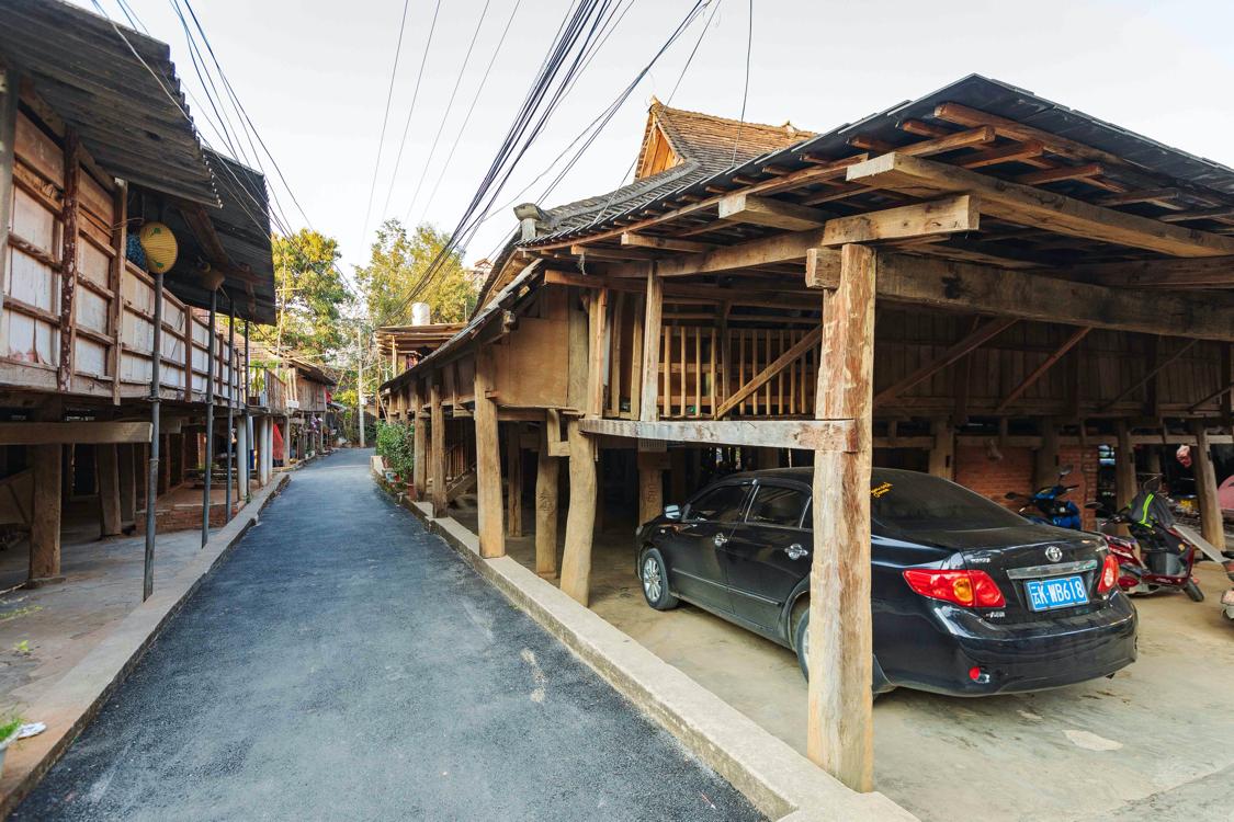 骂版纳是因为你没走出告庄玩版纳跟着小姐姐们走你才晓得味道