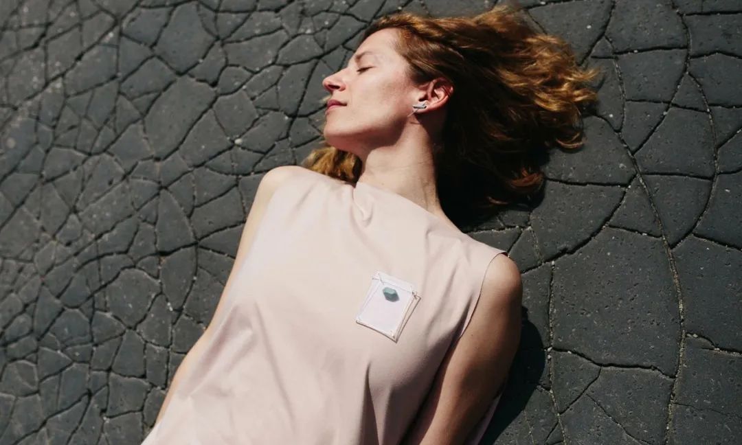 “在边缘”的捷克当代珠宝设计