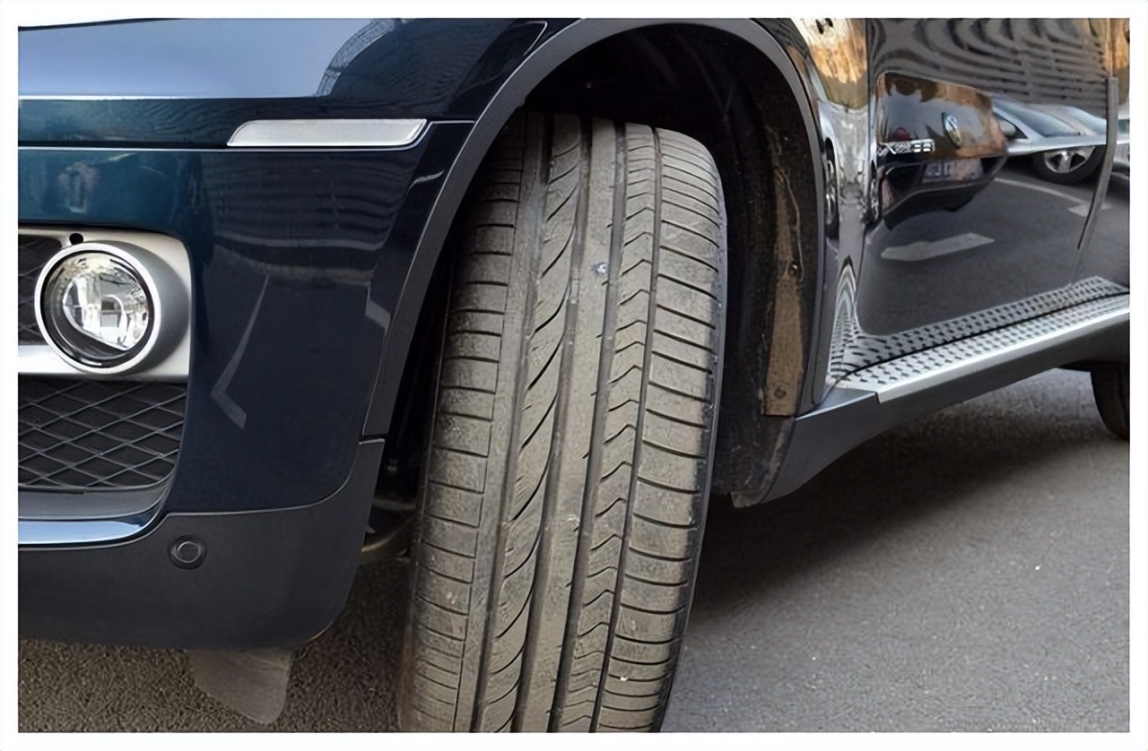 宽轮胎和窄轮胎哪个更好用,汽车宽轮胎和窄轮胎有什么区别