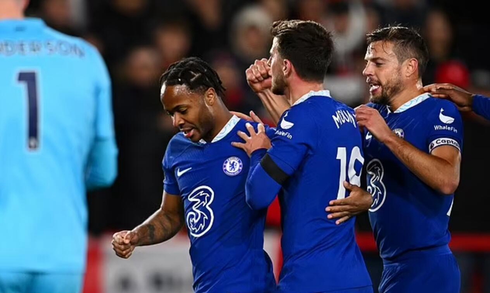 英超切尔西2-0托特纳姆热刺集锦,英超第16轮伯恩利0-1负于西汉姆联