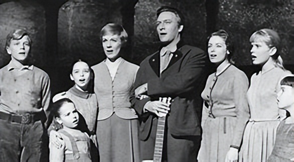 去聆听美好的音乐之声,音乐之声玛利亚唱歌