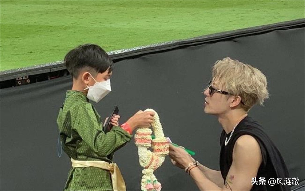 涓ゅぇ瓒崇悆璞棬,瓒冲潧涓ゅぇ璞棬