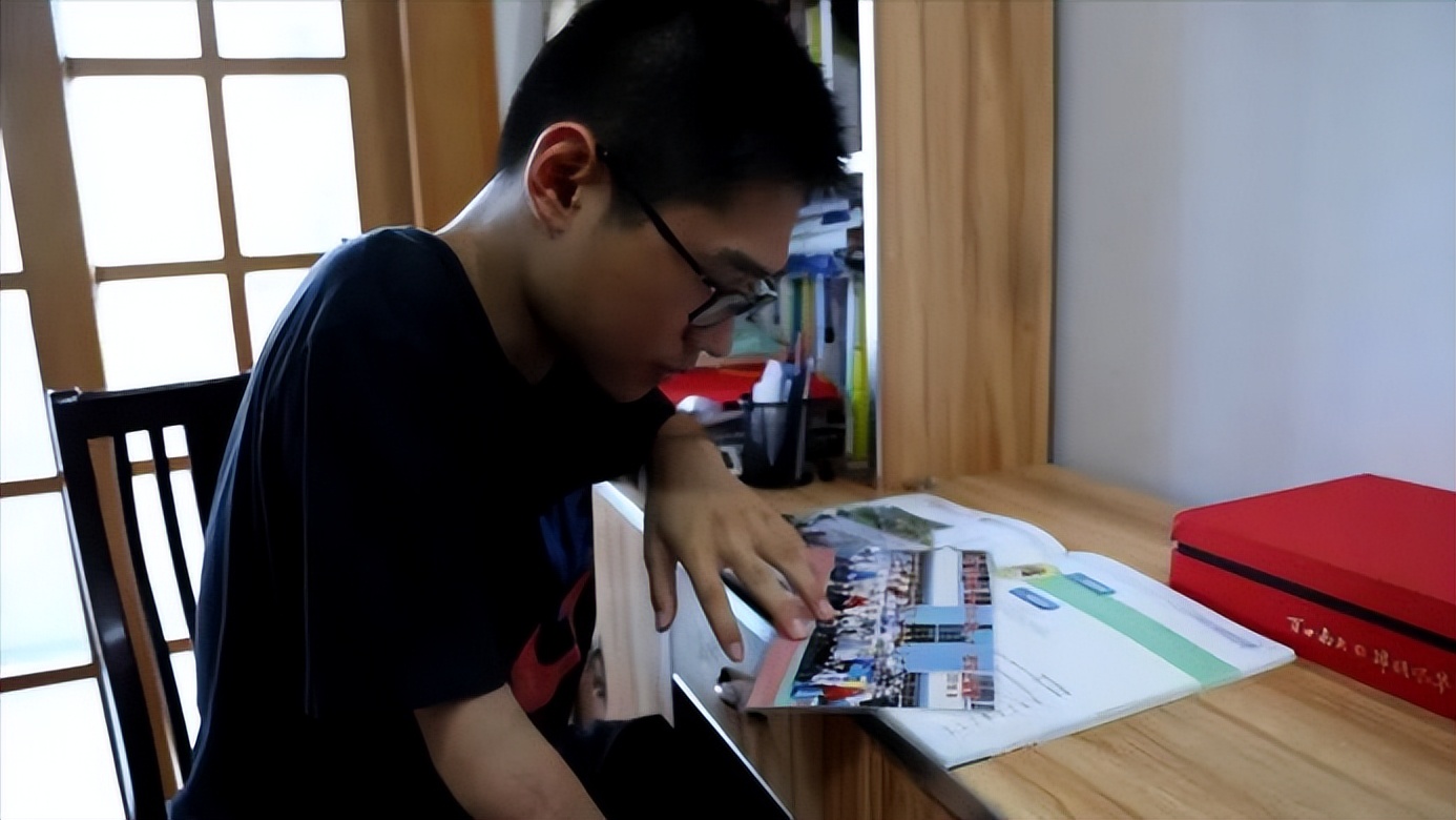 出生时遭遇“意外”，江苏折翼男孩以646高分，成功考上*京大南**学！