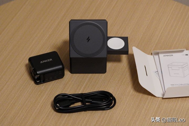 安克磁吸充电宝对比苹果外接电池,苹果安克磁吸无线充电宝