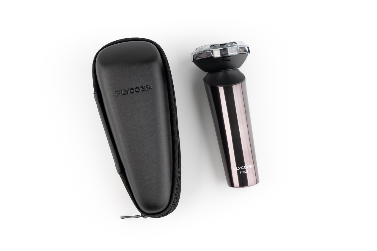 飞科感应剃须刀fs925怎么拆卸电池,飞科fs925剃须刀如何进行刀头清洗