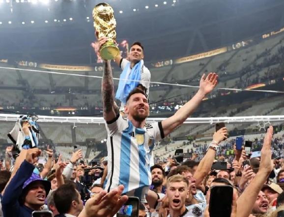 梅西7次捧得金球奖全过程,梅西5夺金球完整视频