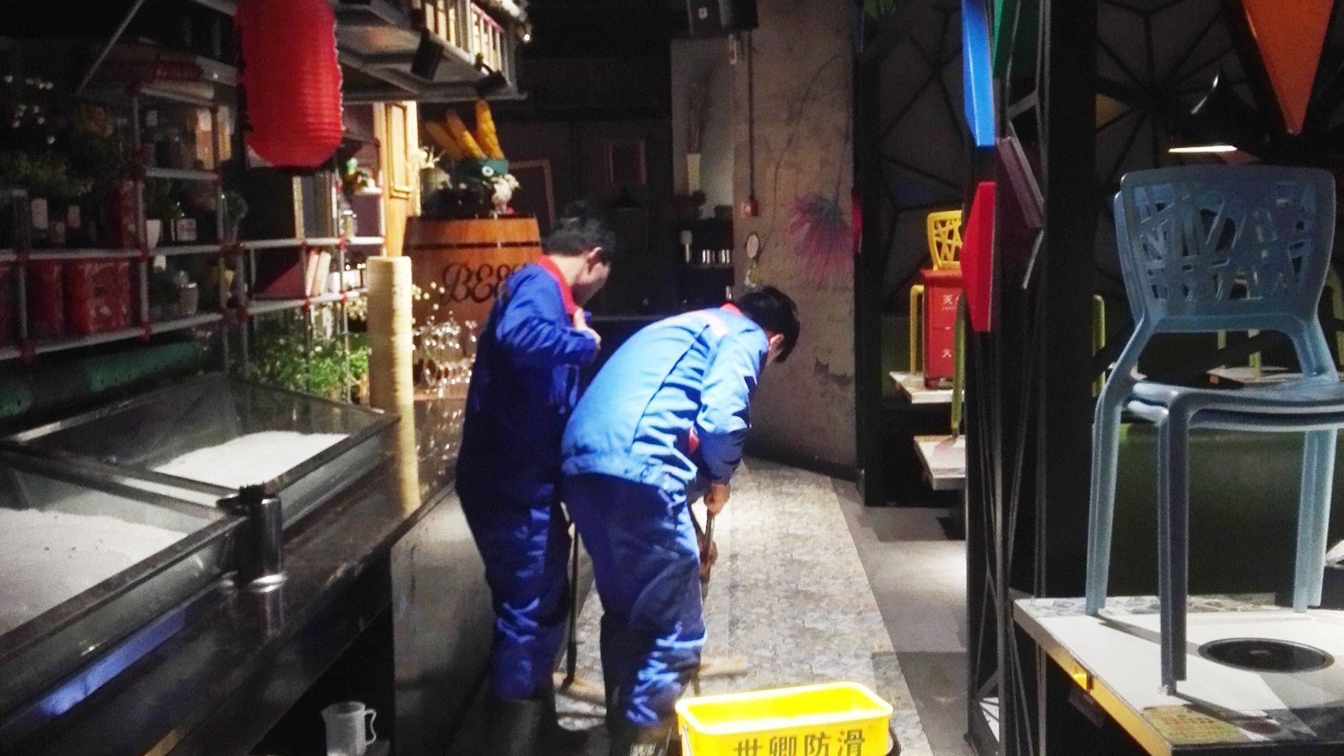 华创防滑和世卿防滑哪个好,上海世卿瓷砖防滑剂