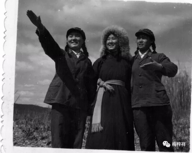 战友作品:“北极”女兵(黄爱明)梅梓祥