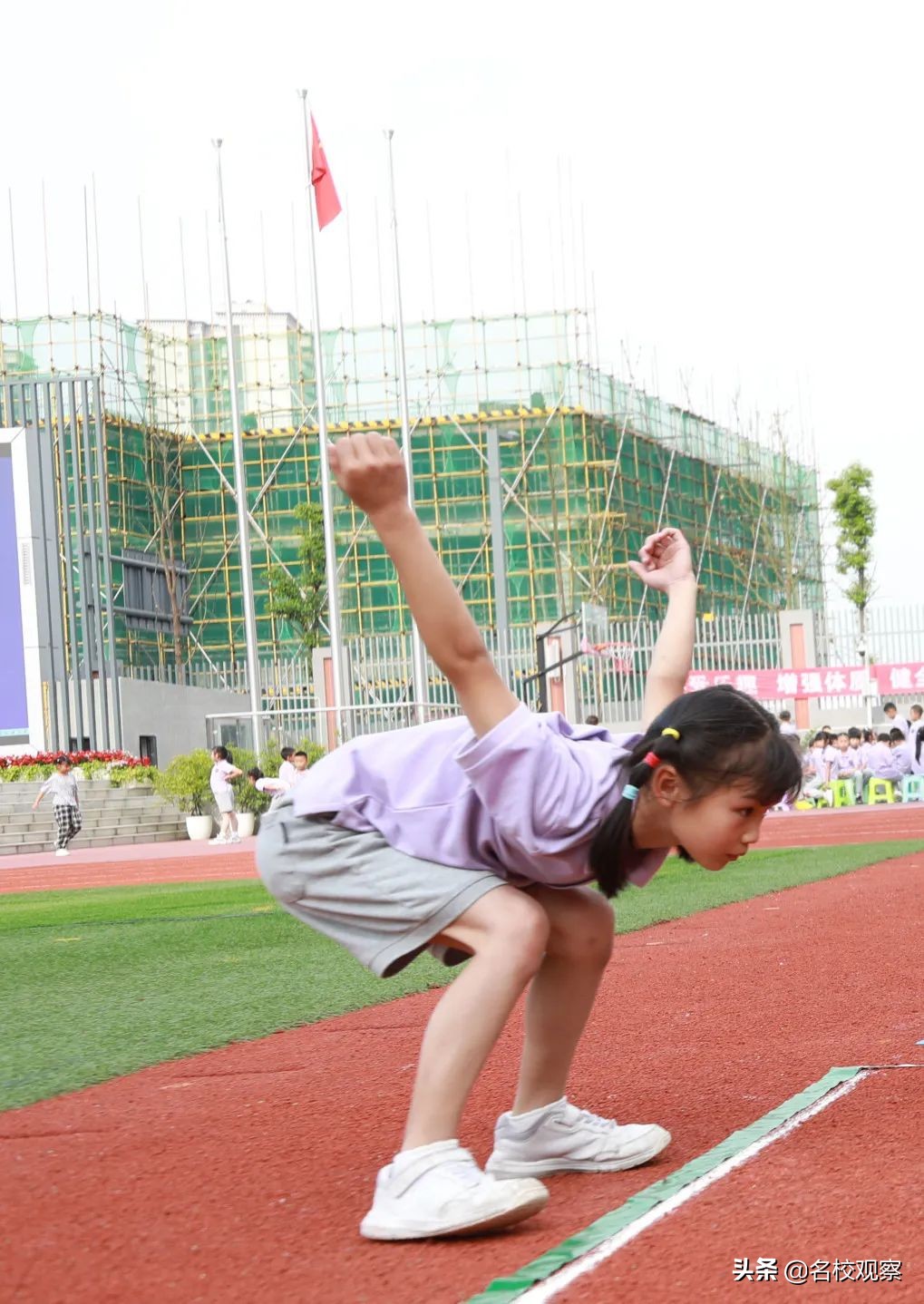 中考立定跳远女生评分标准2022,四年级女生立定跳远如何拿第一名