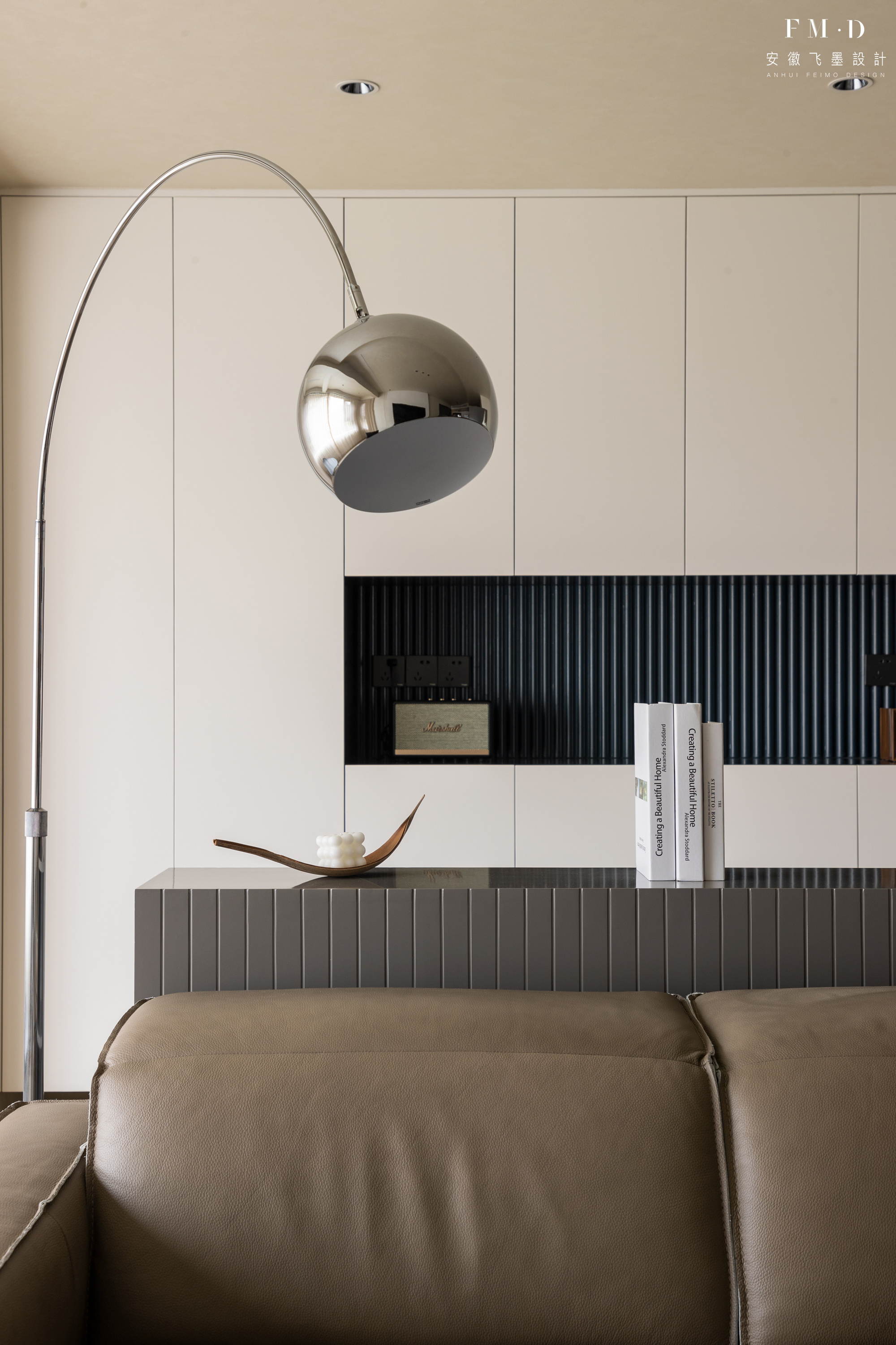 客厅中间沙发背面储物柜组合,6.6米横厅沙发隔断柜设计