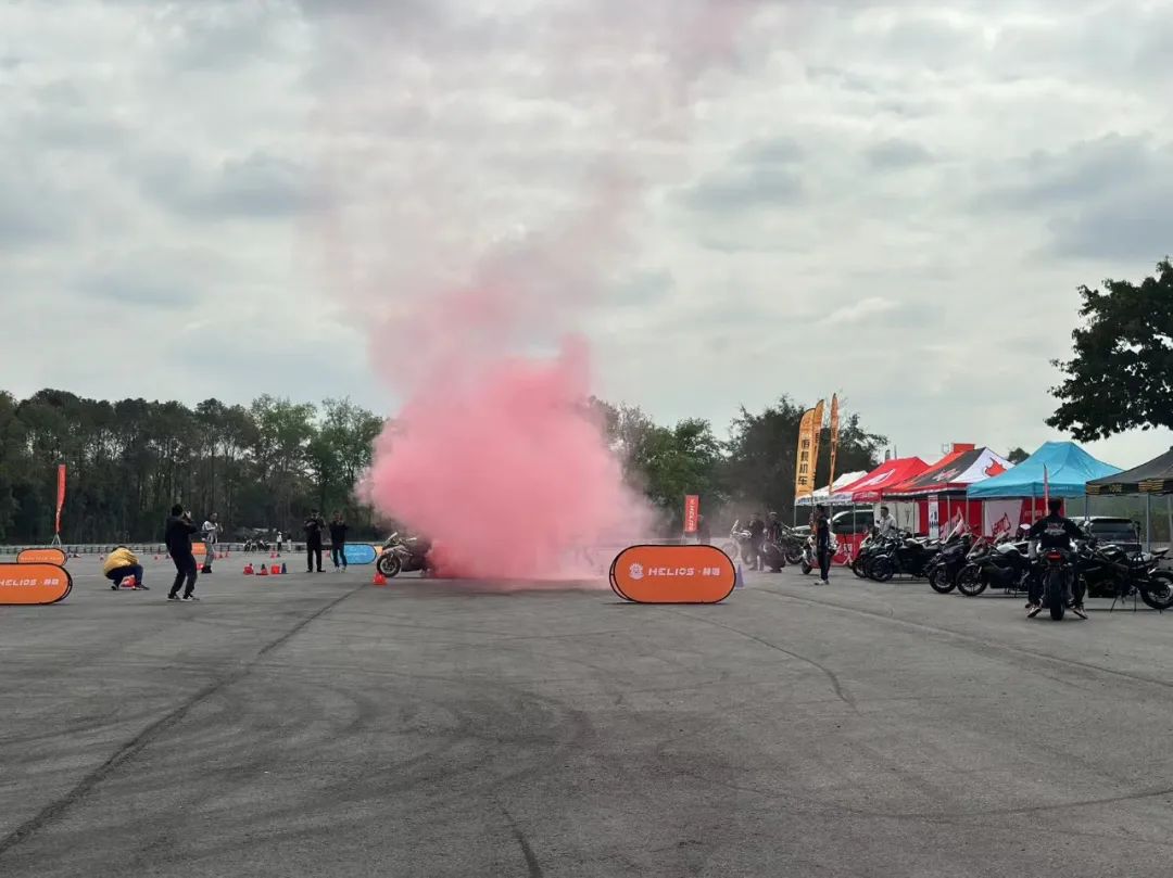 场地体验赫璐蛟龙系列运动休闲轮胎︱哎！不错哟