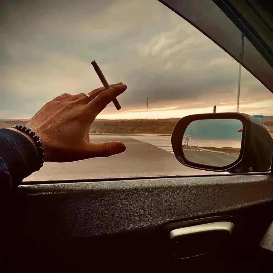 成熟稳重痞帅的男人头像,成熟痞帅男头像