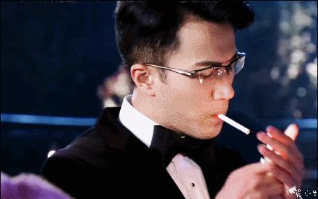 眼镜杀也挑人！这18位男星，有人戴上像撕漫男，有人秒变隔壁大爷