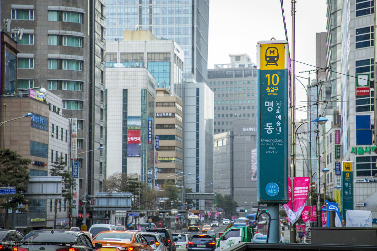 韩系商品退潮，华人赴韩受辱，韩国人表示：中韩关系是美国惹的祸