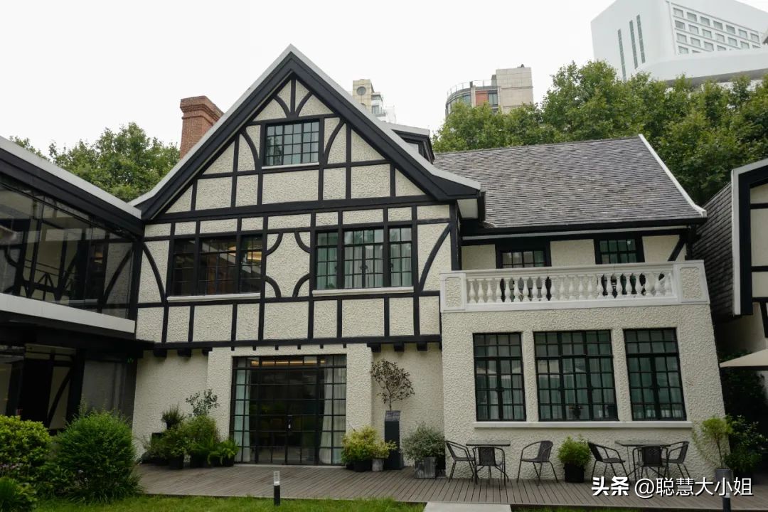 去这条充满松弛感的“小马路”，慵懒地溜达一天才是正经事