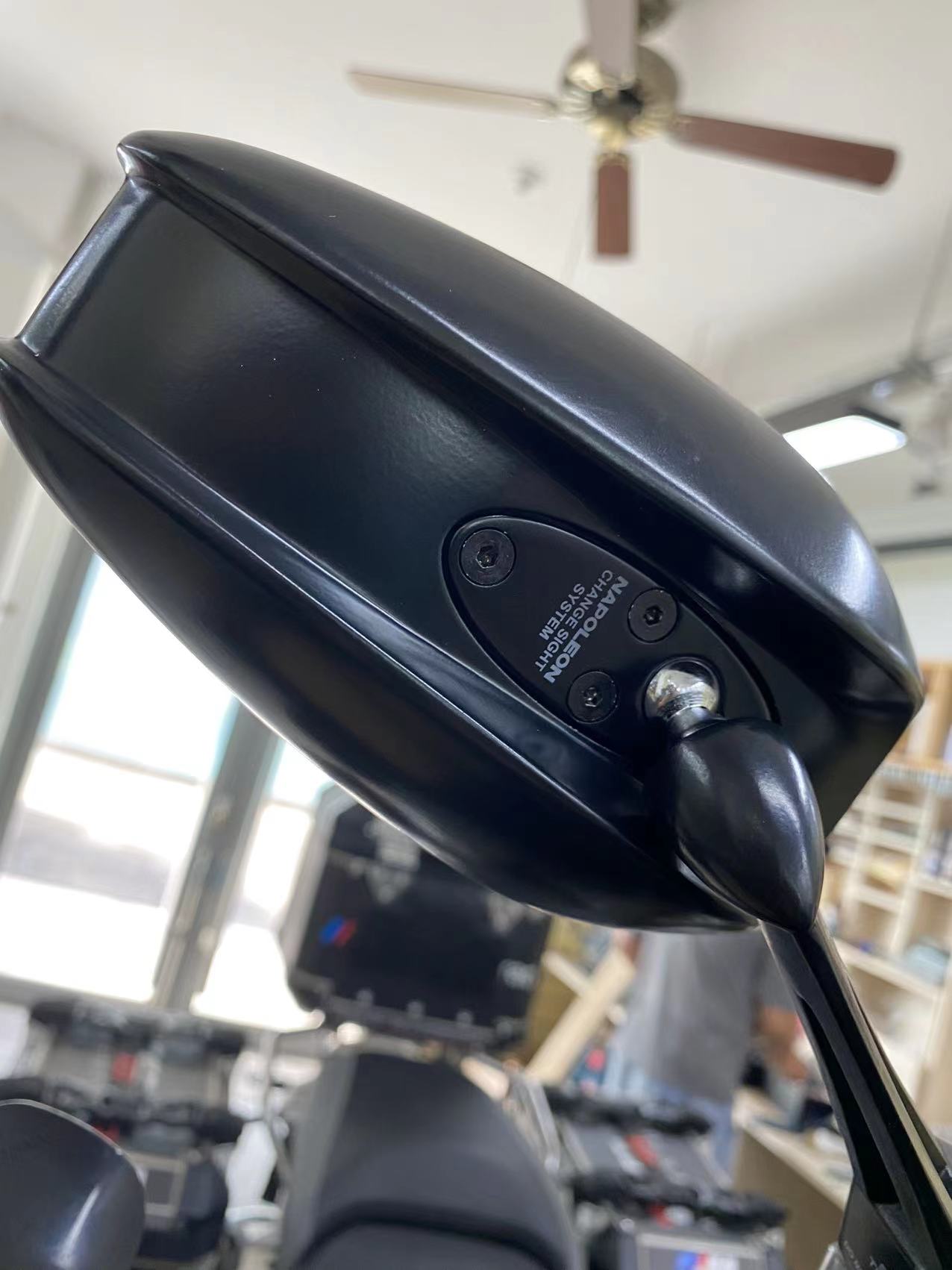 宝马1250adv四十周年纪念版反光镜,宝马1250adv反光镜拆卸