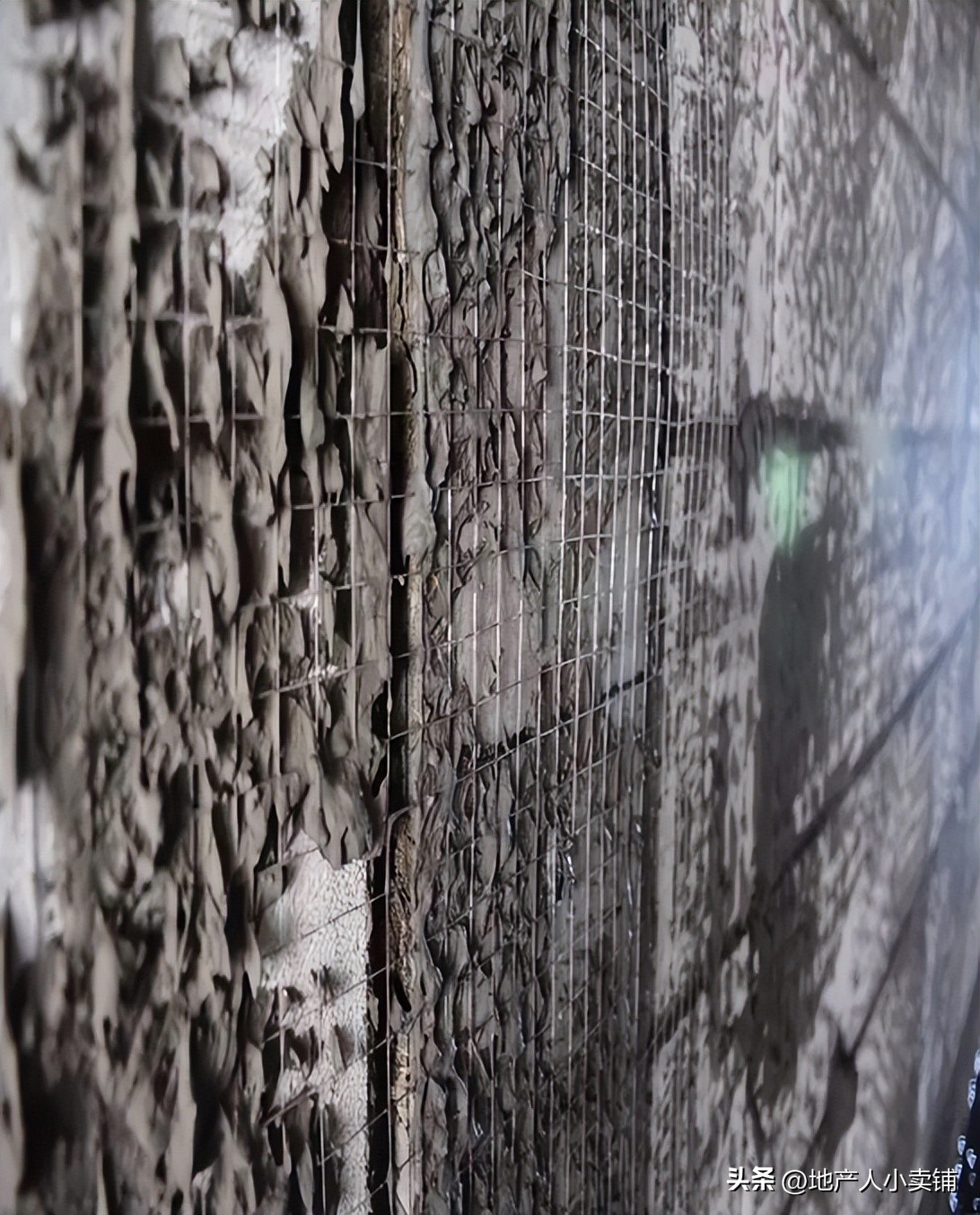 天棚开裂用什么方法修补最好,天棚腻子开裂要掉下来了