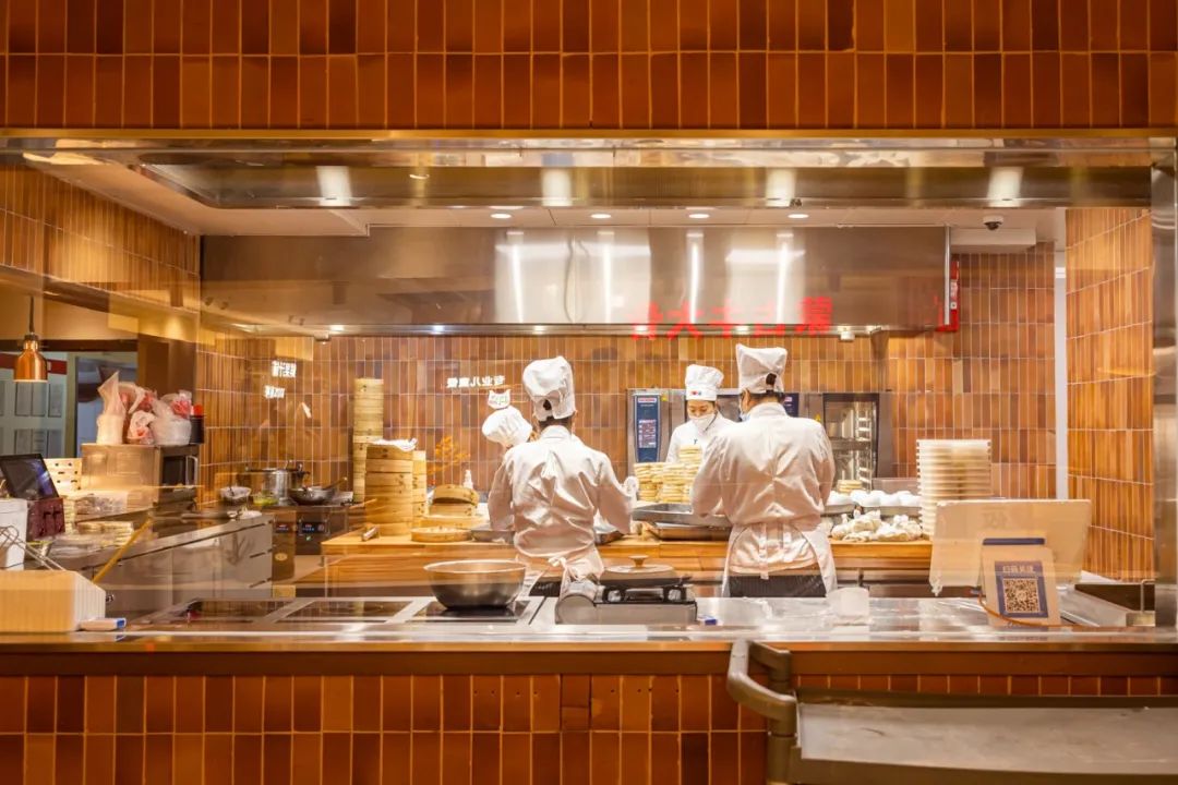 中餐企业,为什么长期落后于国际连锁巨头?