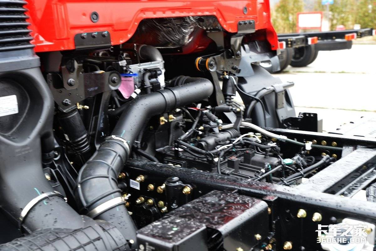重载版5米8六缸中卡载货车,6.8米载货车公认油耗最低的4款车