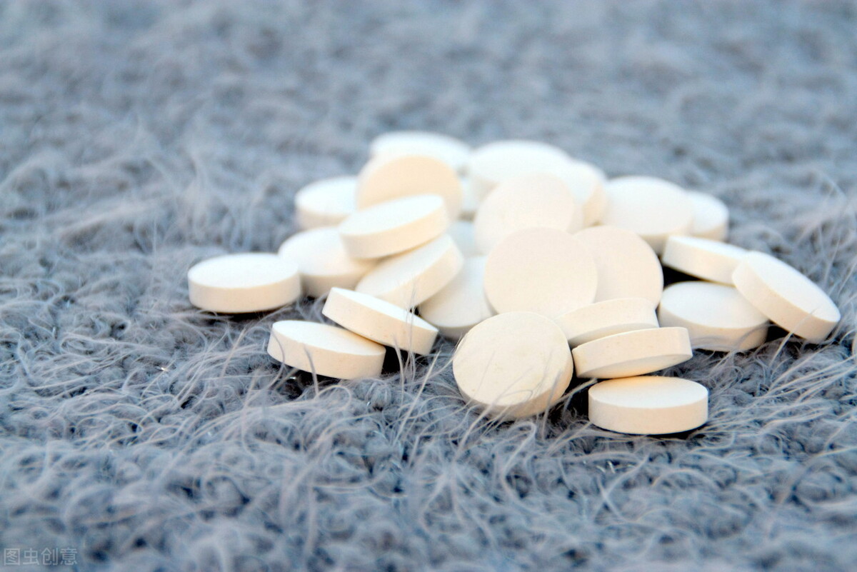 一吃钙片就拉肚子怎么回事,一吃钙片就便秘