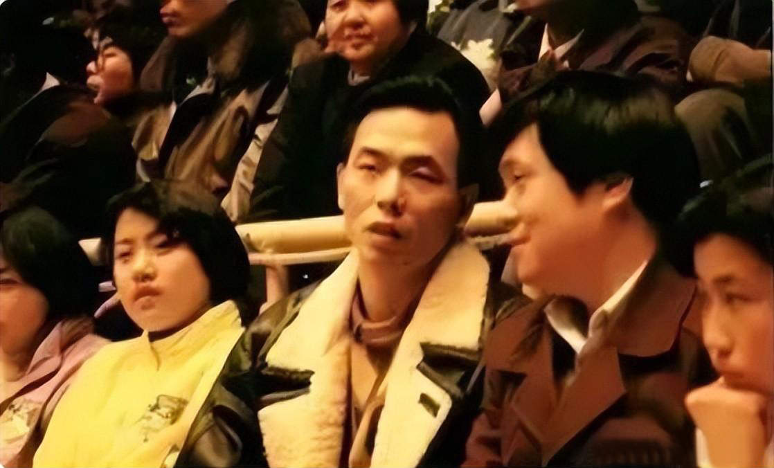 乒坛名帅蔡振华：曾向朋友借房住，儿子是当红男星