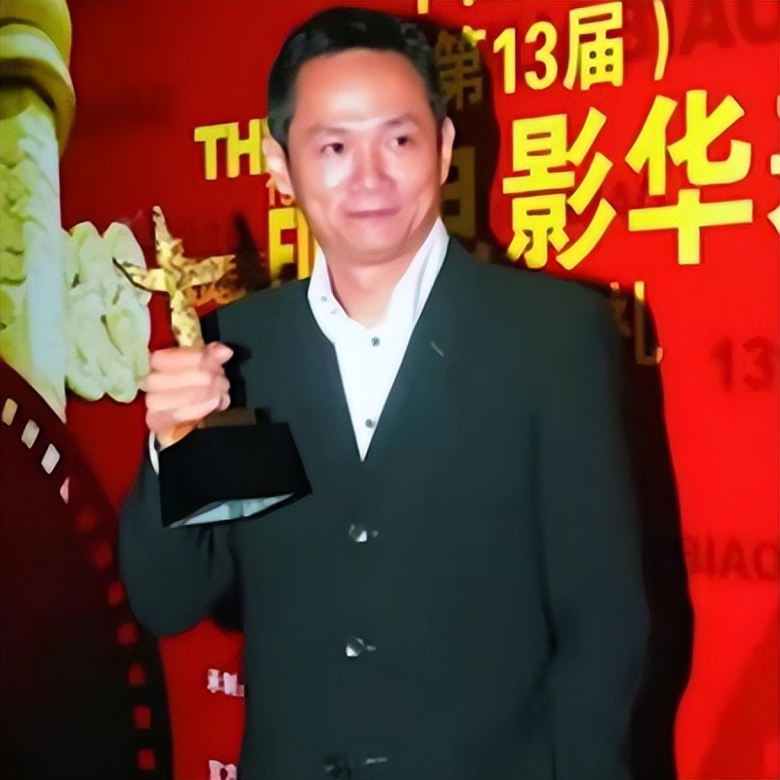 妻子离世丈夫一辈子不再婚,痴情男儿果靖霖去世