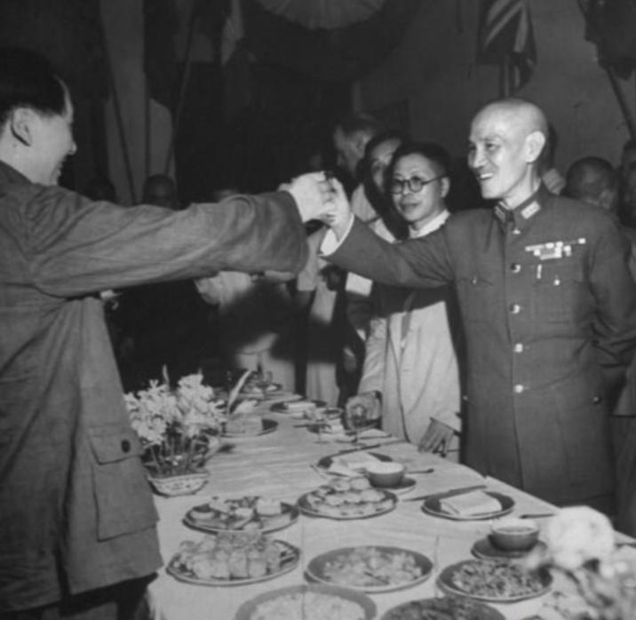 50年代毛主席已经预言，台湾只有2条路可走，现在来看几乎没偏差