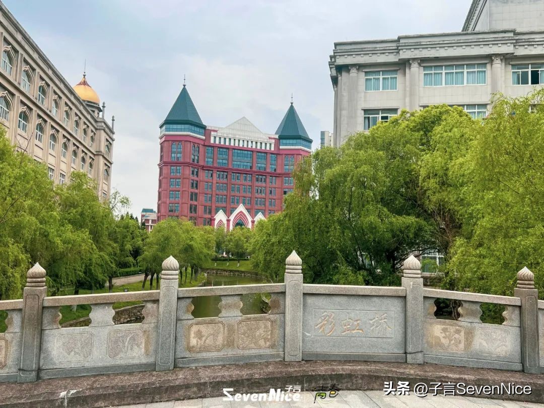 江西外语外贸职业学院学费多少,江西外语外贸职业学院报名代码