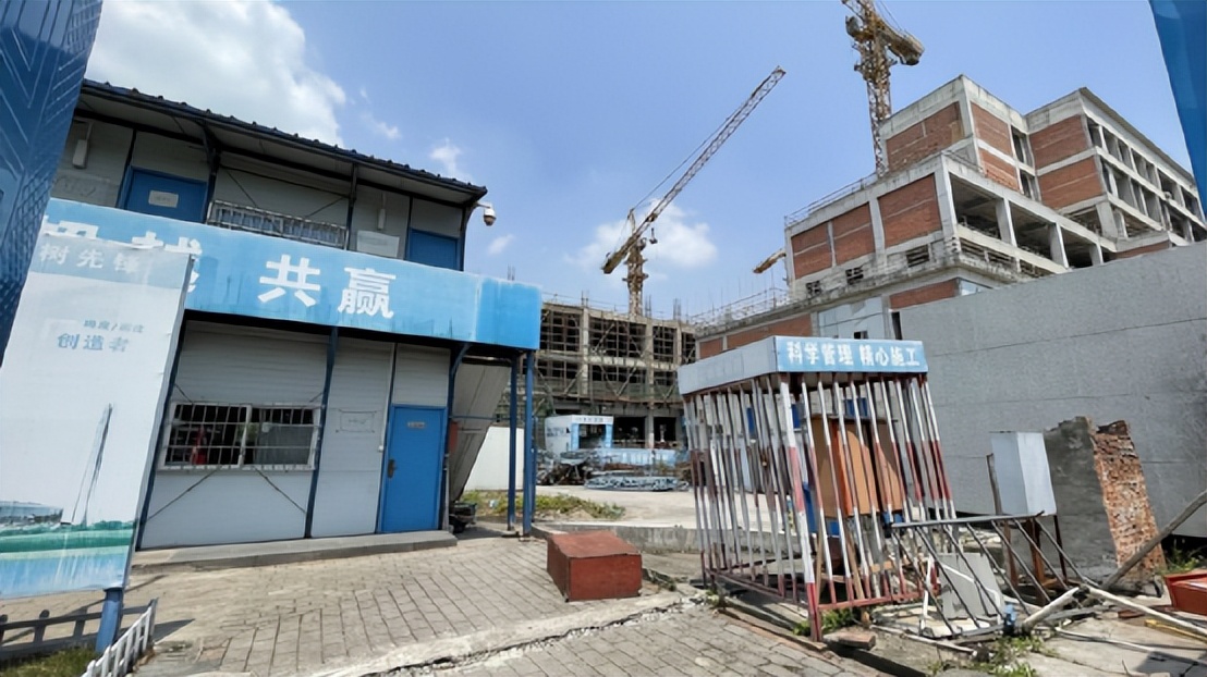 杨家坪中迪广场什么时候停工,烂尾楼复工隐患