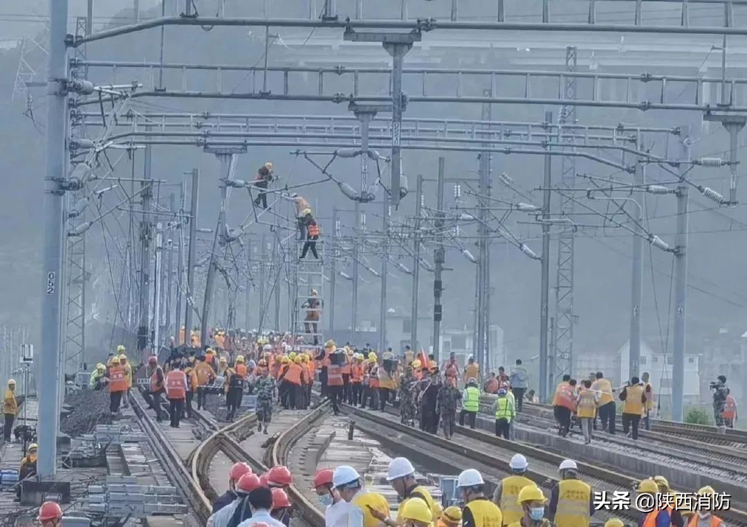 d2809列车事故全过程视频,d2809次列车事故新闻报道