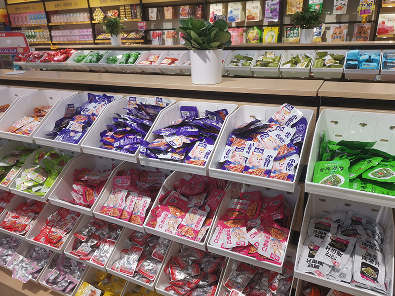 童零纪潮趣零食店亳州,童零纪零食店模仿的哪个品牌