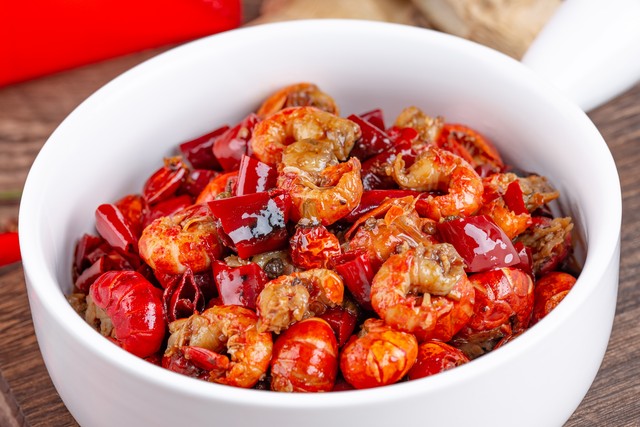 淡水小龙虾该怎么吃,吃虾的正确方法小龙虾