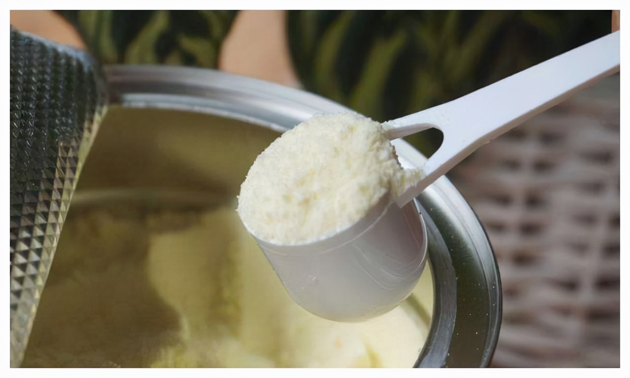 中国奶粉为何号称“天价奶粉”,奶粉行业到底有多暴利?