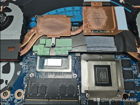 机械师17.3寸笔记本拆后盖,机械师i9游戏本测试