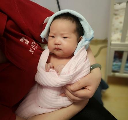 新生儿母乳喂养方法与技巧,新生儿母乳喂养有几种方法